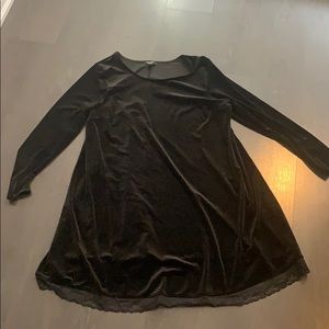 Sexy velvet dress worn once PERFECT FOR CHRISTMAS